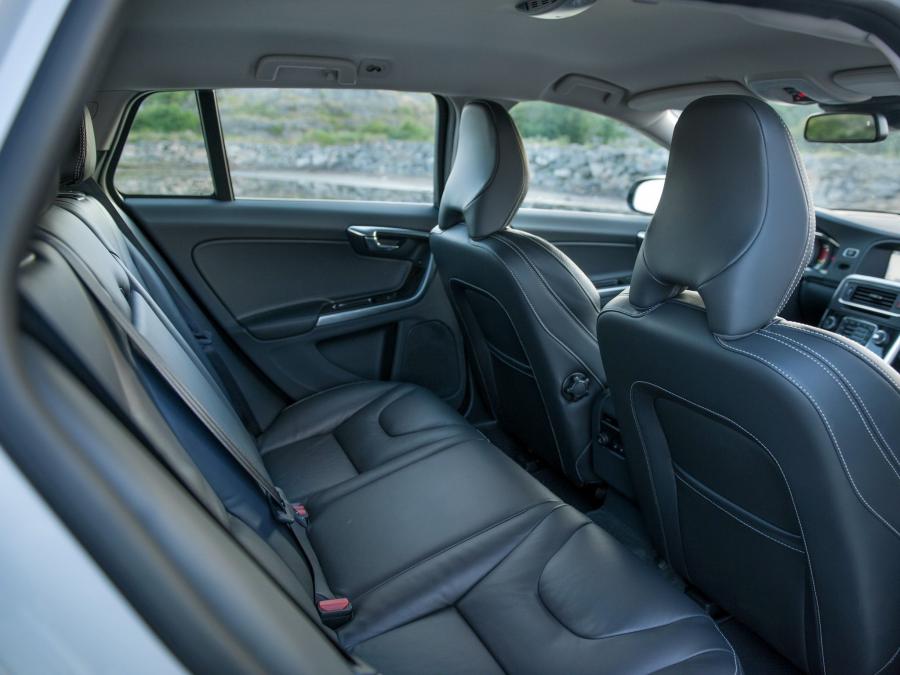  Volvo V60 D6 Plug-In Hybrid 2013 года  (фото 21 из 25)